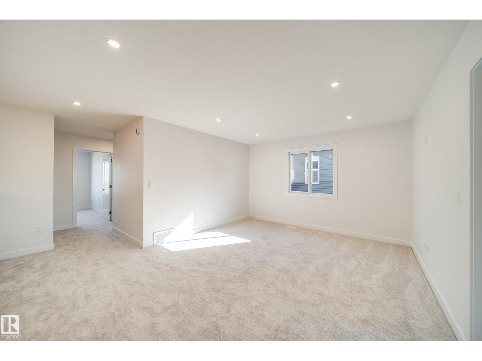 77 Chartres Close - Photo 23