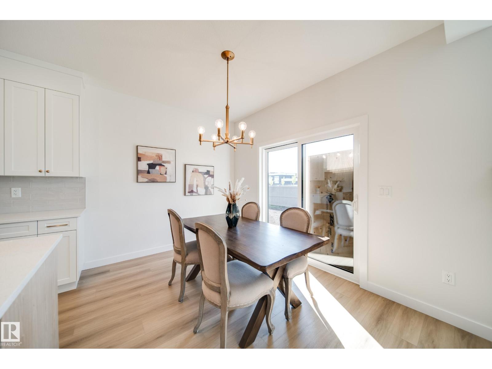 77 Chartres Close - Photo 6