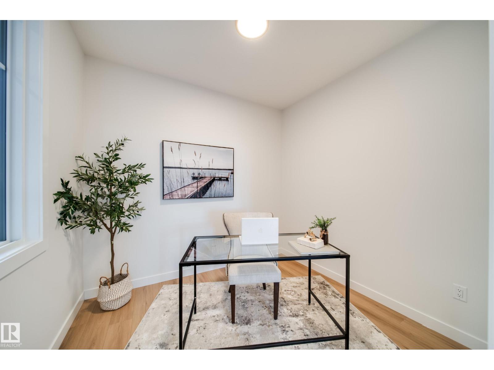 77 Chartres Close - Photo 9