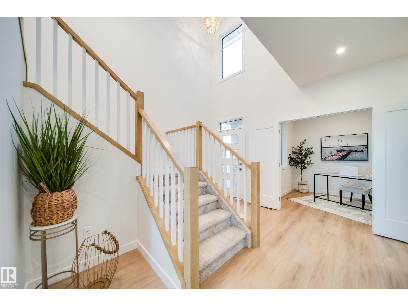 77 Chartres Close - Photo 8