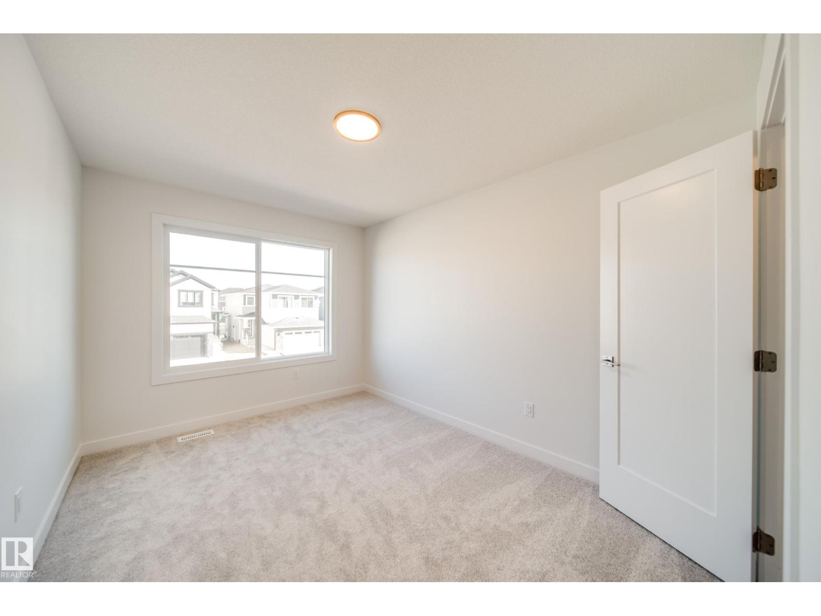 77 Chartres Close - Photo 27