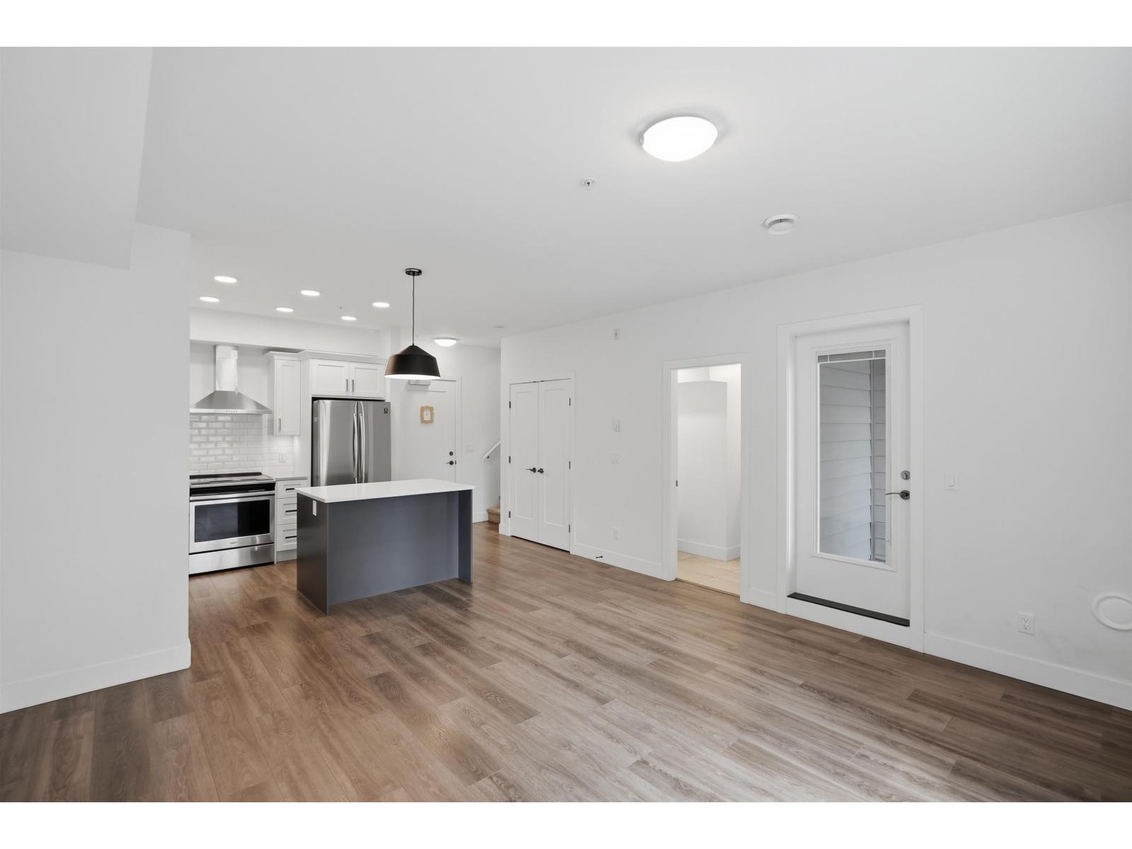302 33568 GEORGE FERGUSON WAY, Abbotsford