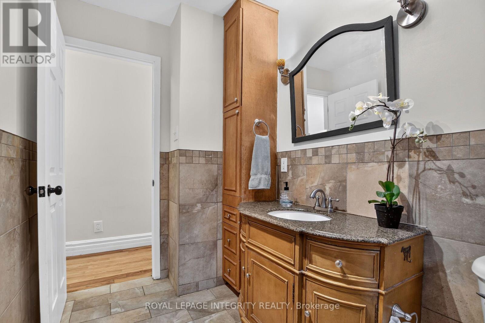 333 CHARRON STREET - Image 17