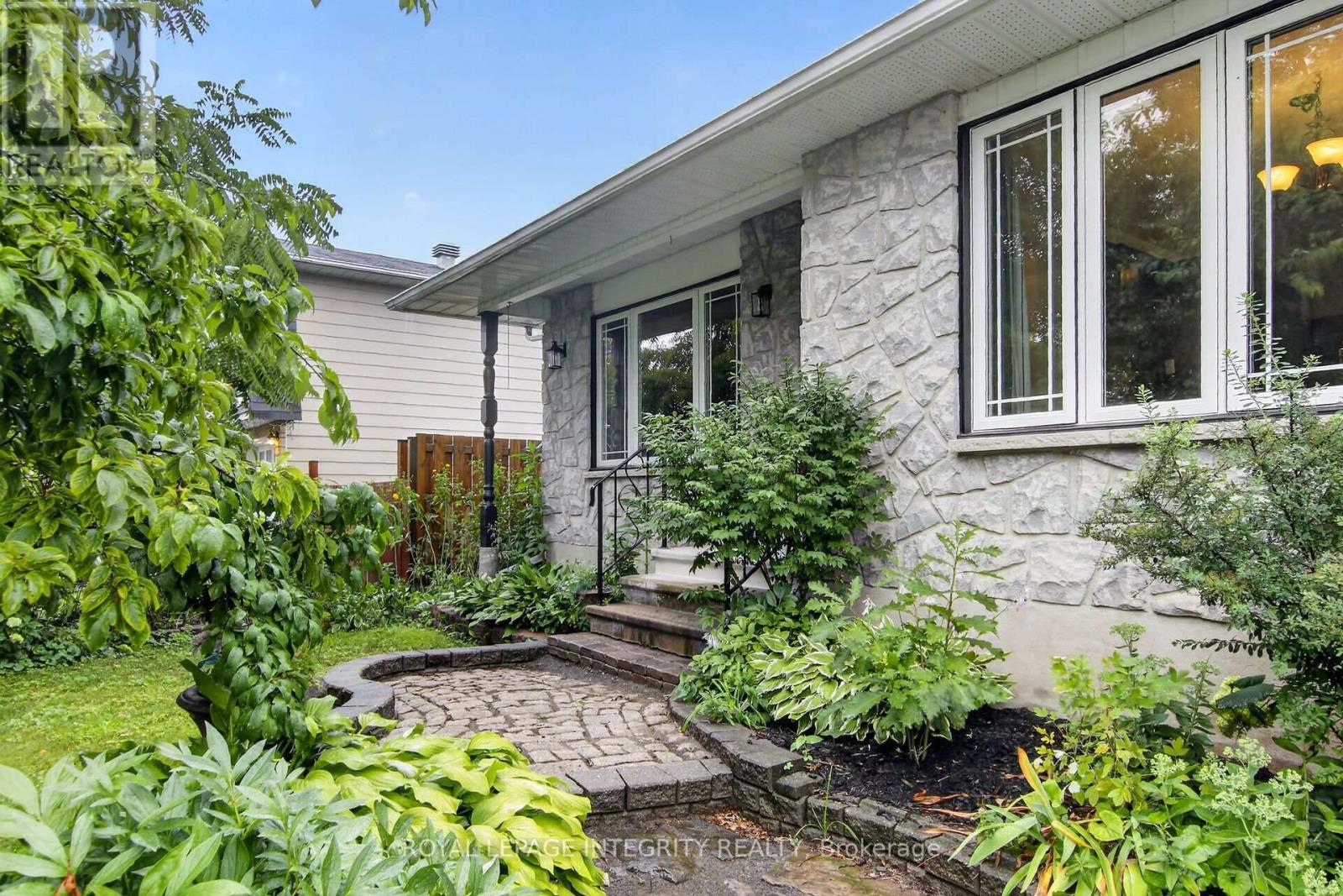 333 CHARRON STREET - 3