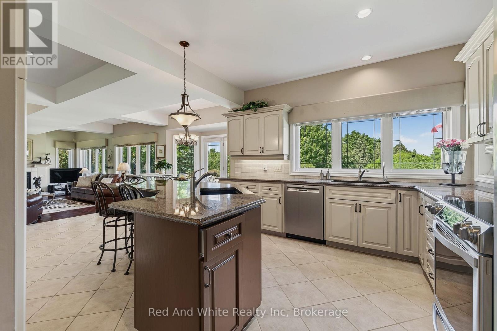 328 GOLF COURSE ROAD - 10