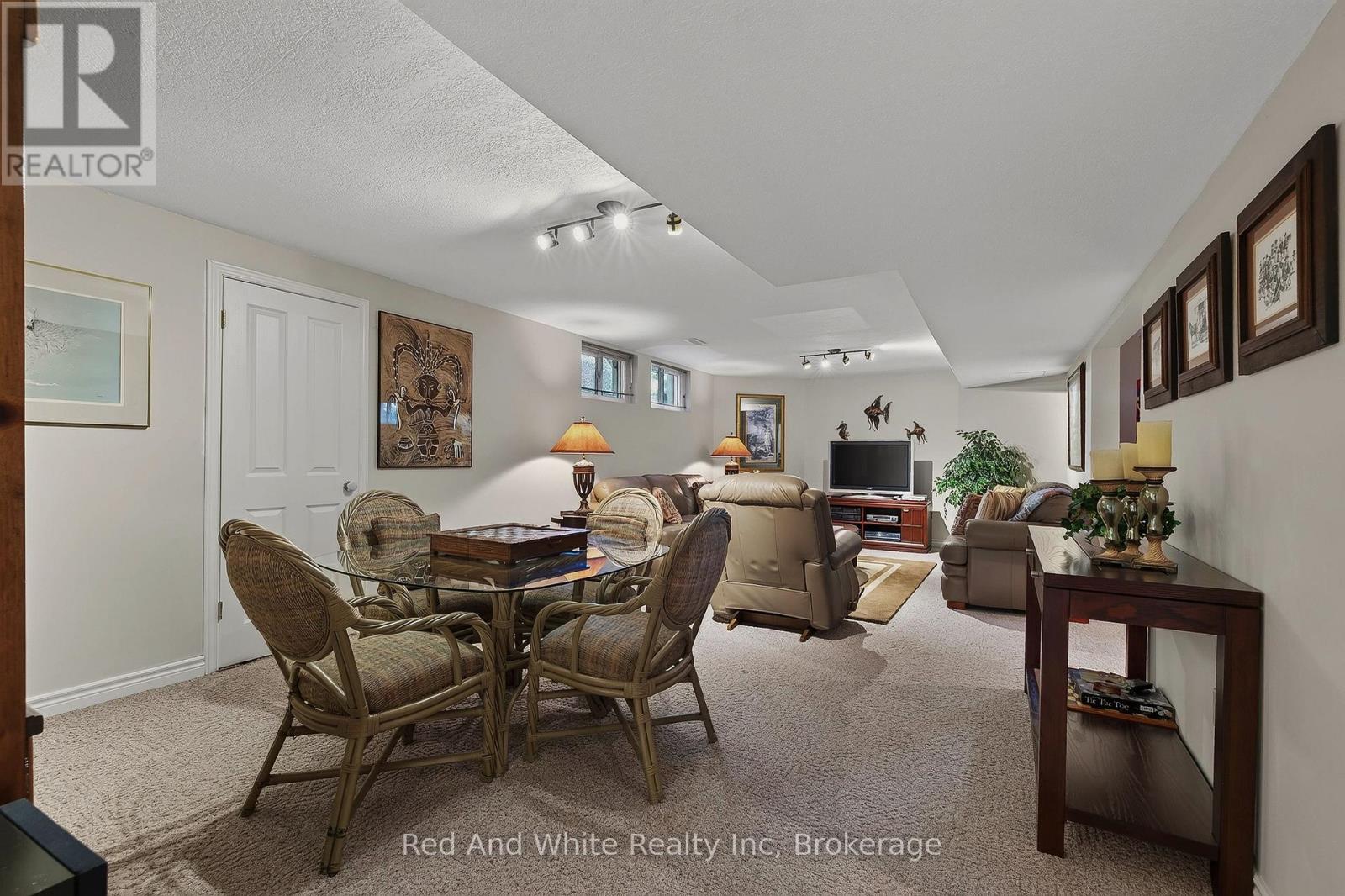 328 GOLF COURSE ROAD - 37