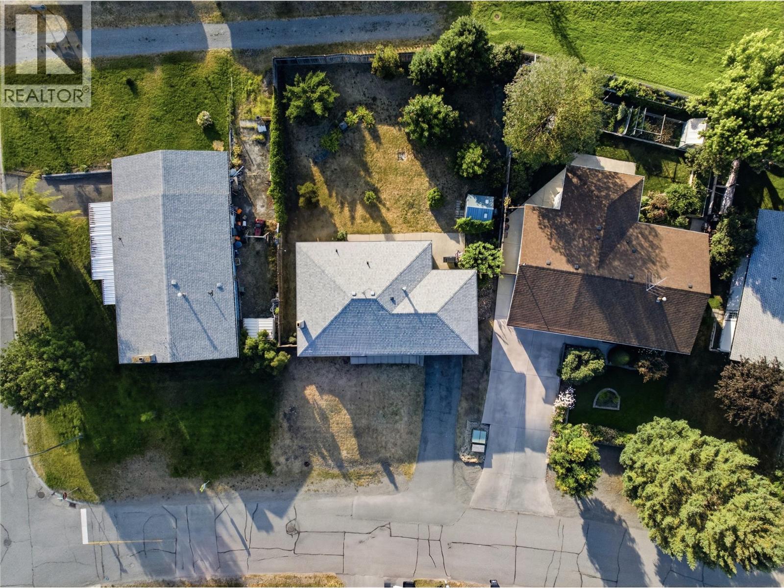 2 BERYL Drive - 26