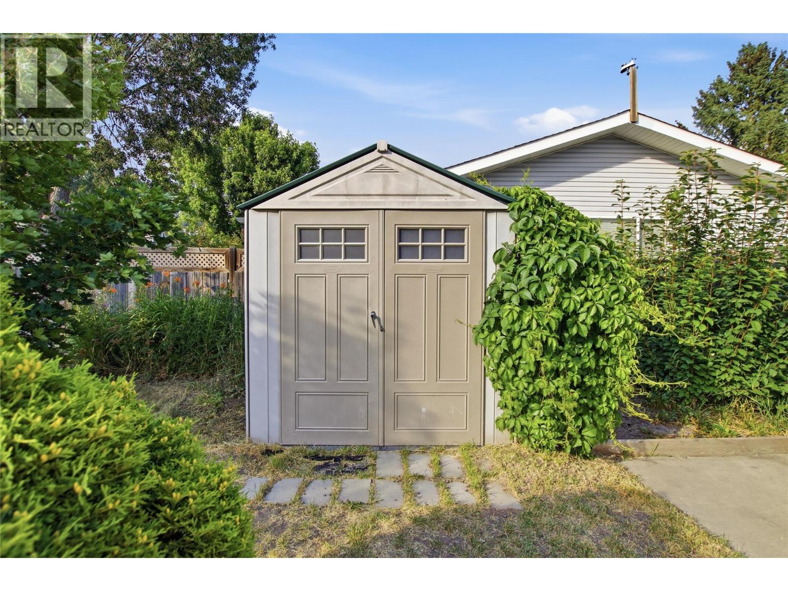 2 BERYL Drive - 23