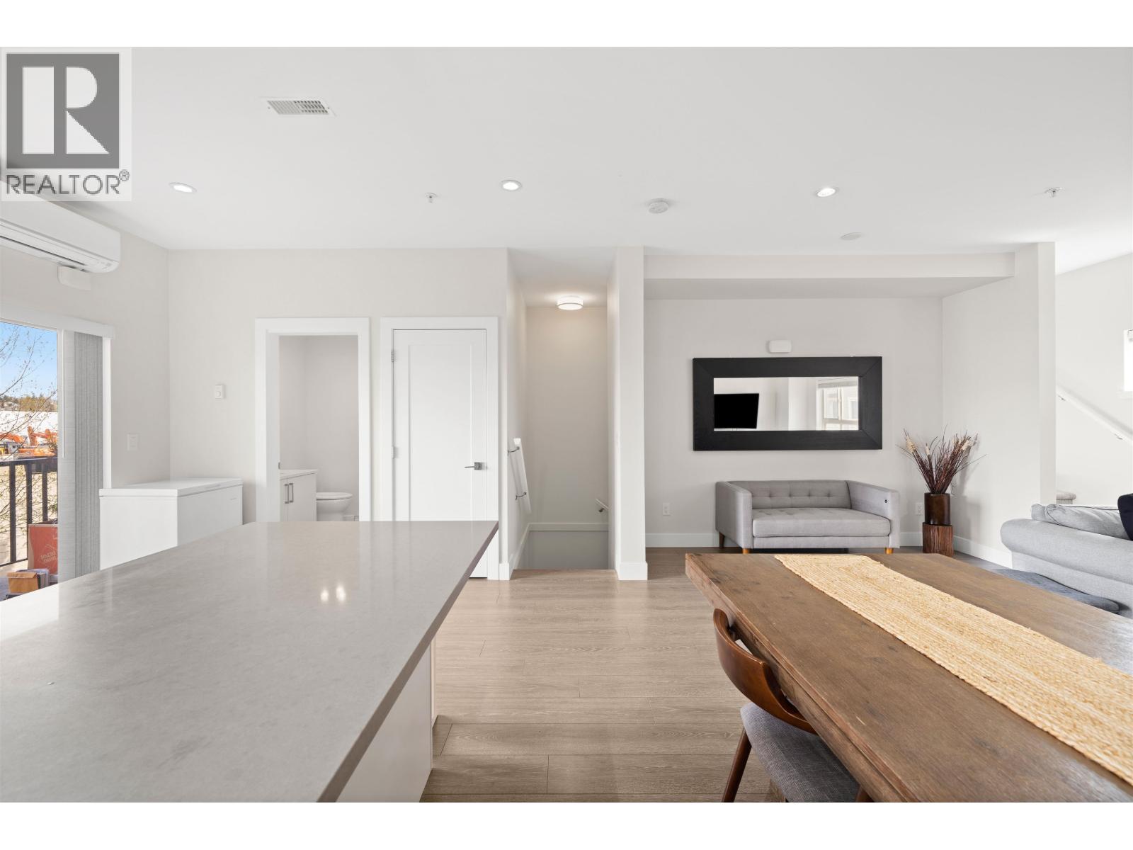 30 843 EWEN AVENUE, New Westminster