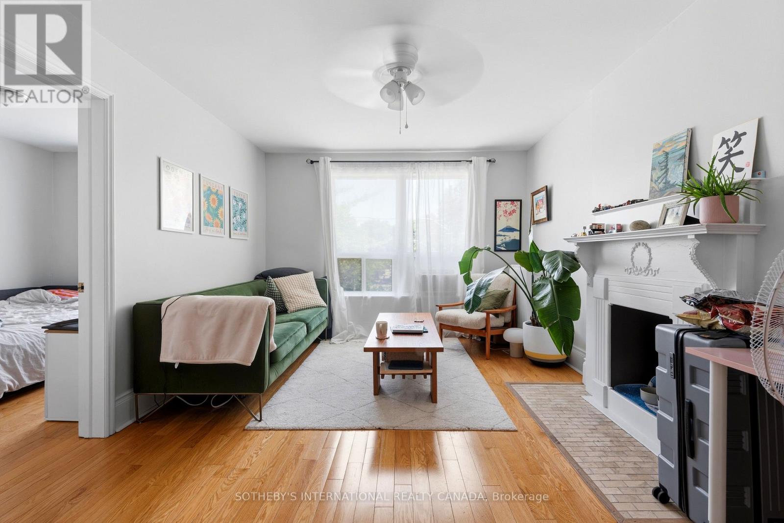 376 SUNNYSIDE AVENUE