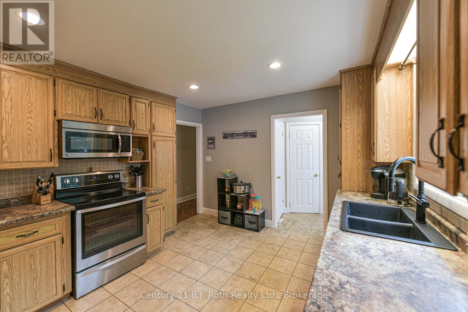 1028 COWBELL LANE - 33