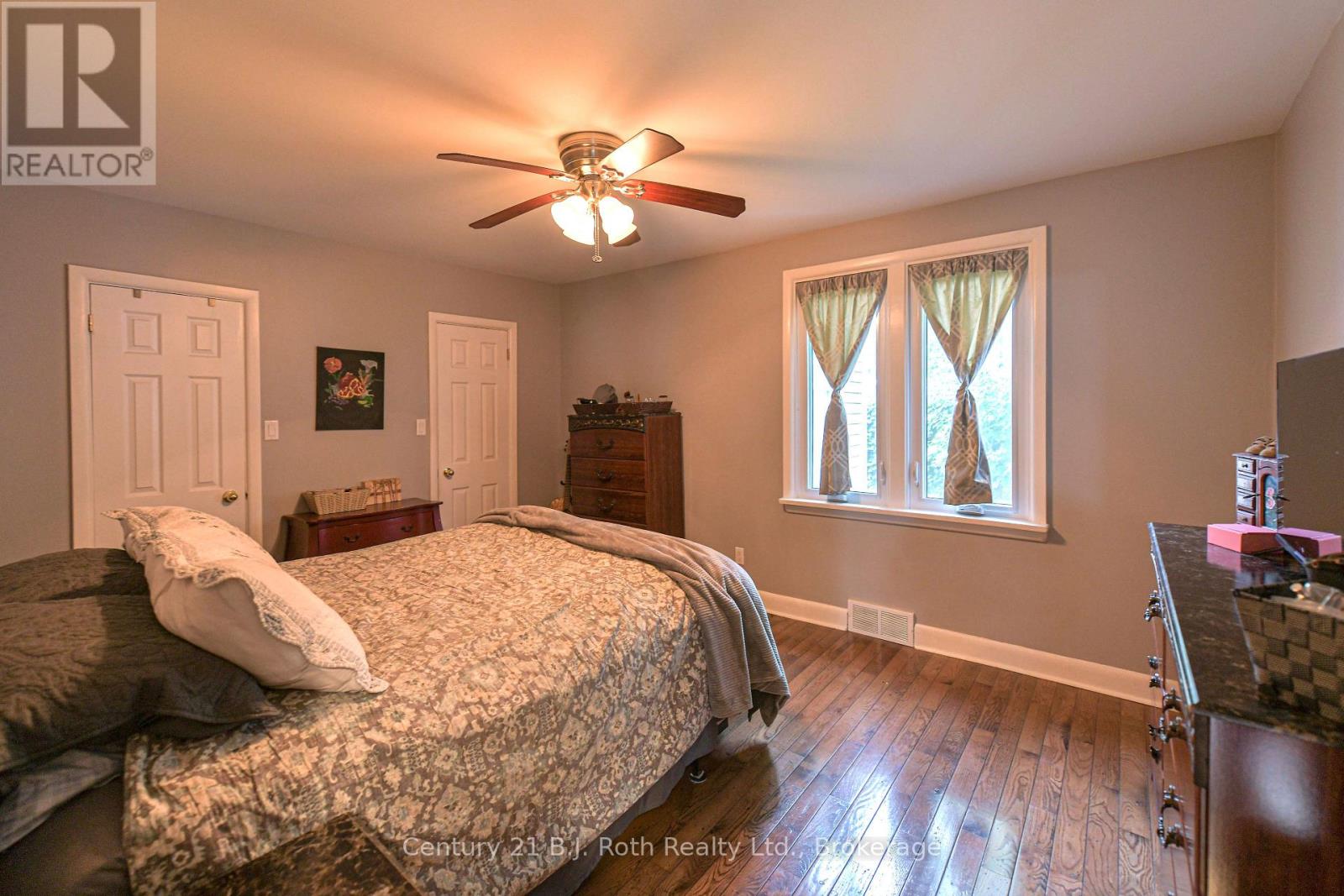 1028 COWBELL LANE - 44