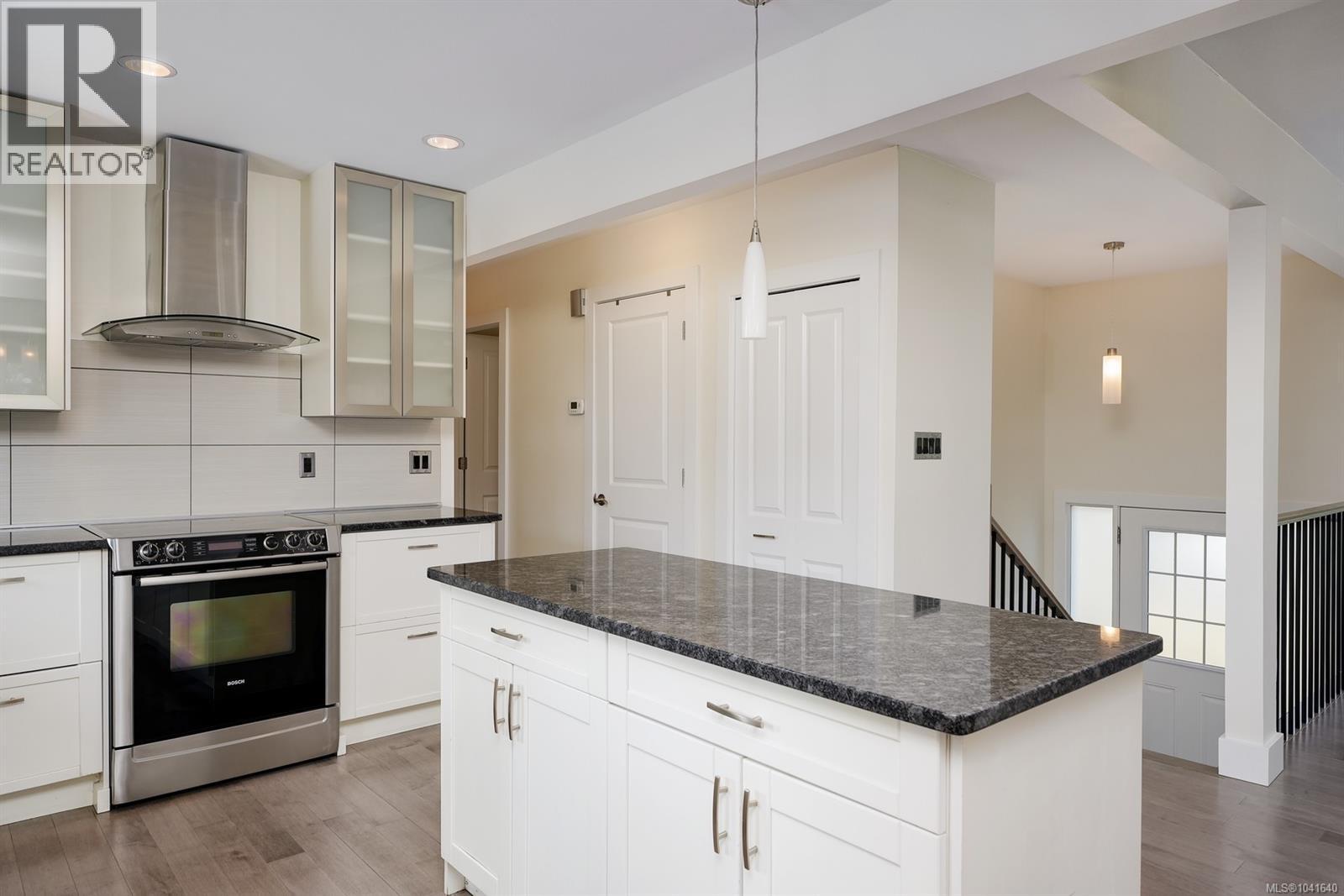 1534 Edgemont Rd - 6