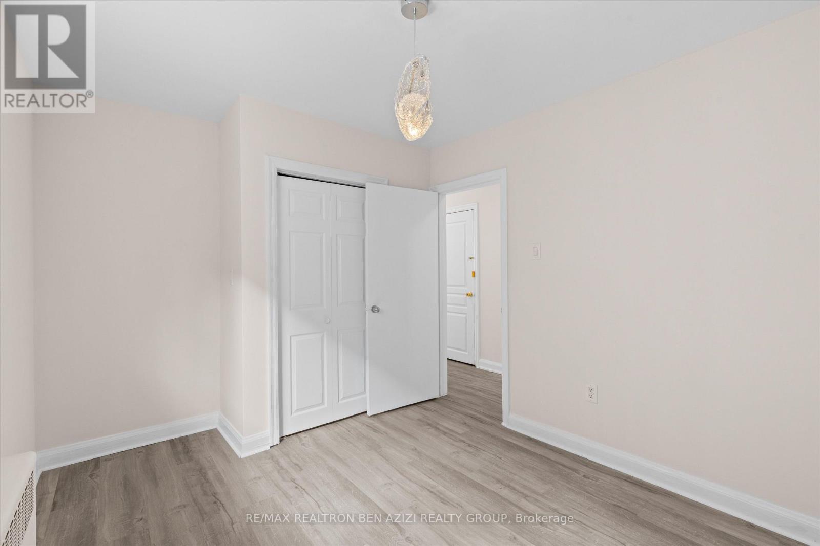 304 ROSELAWN AVENUE - 17