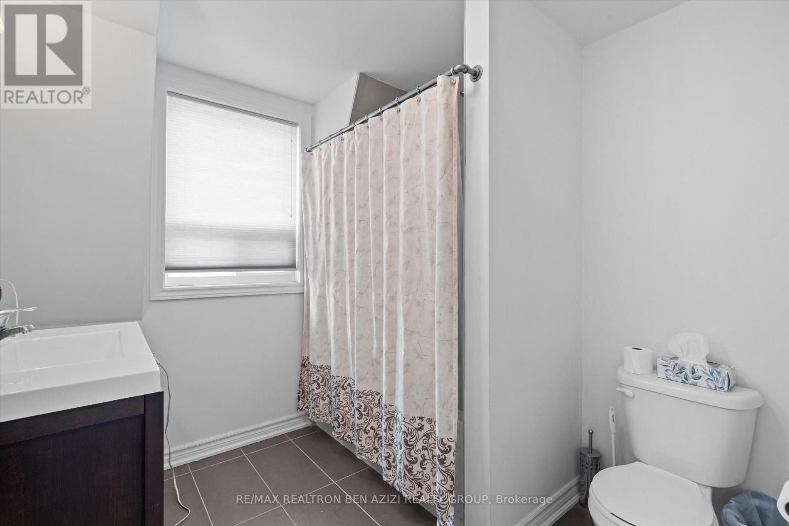 304 ROSELAWN AVENUE - 18
