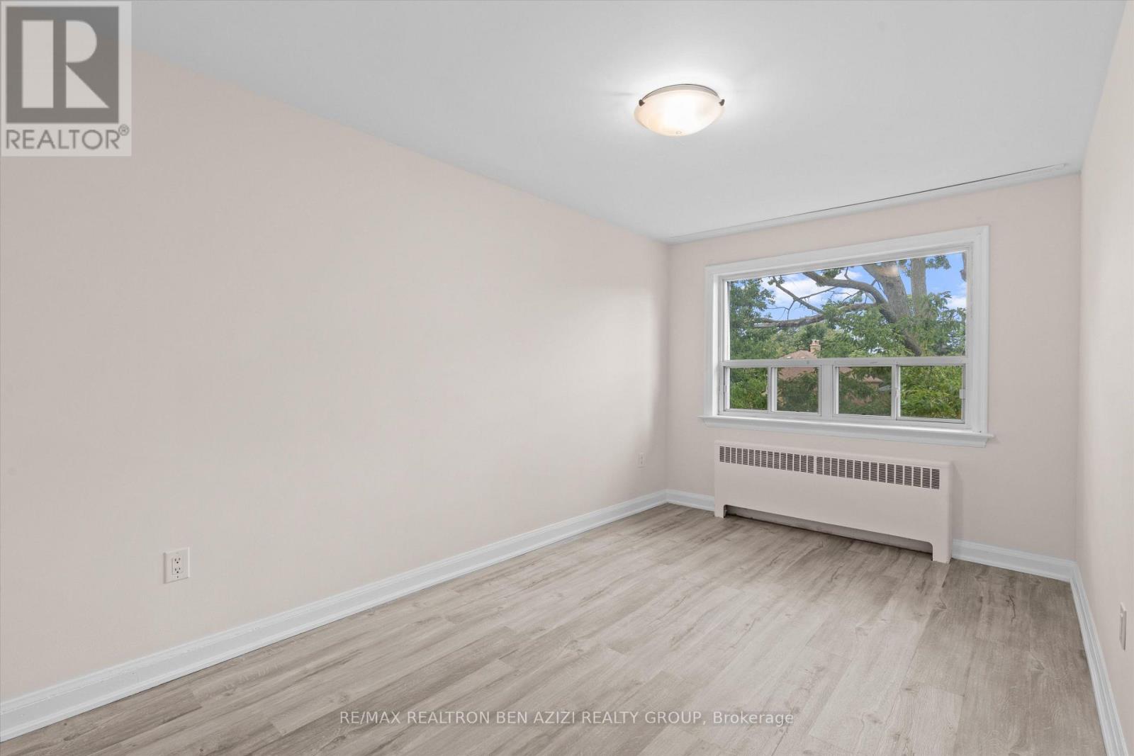 304 ROSELAWN AVENUE - 19