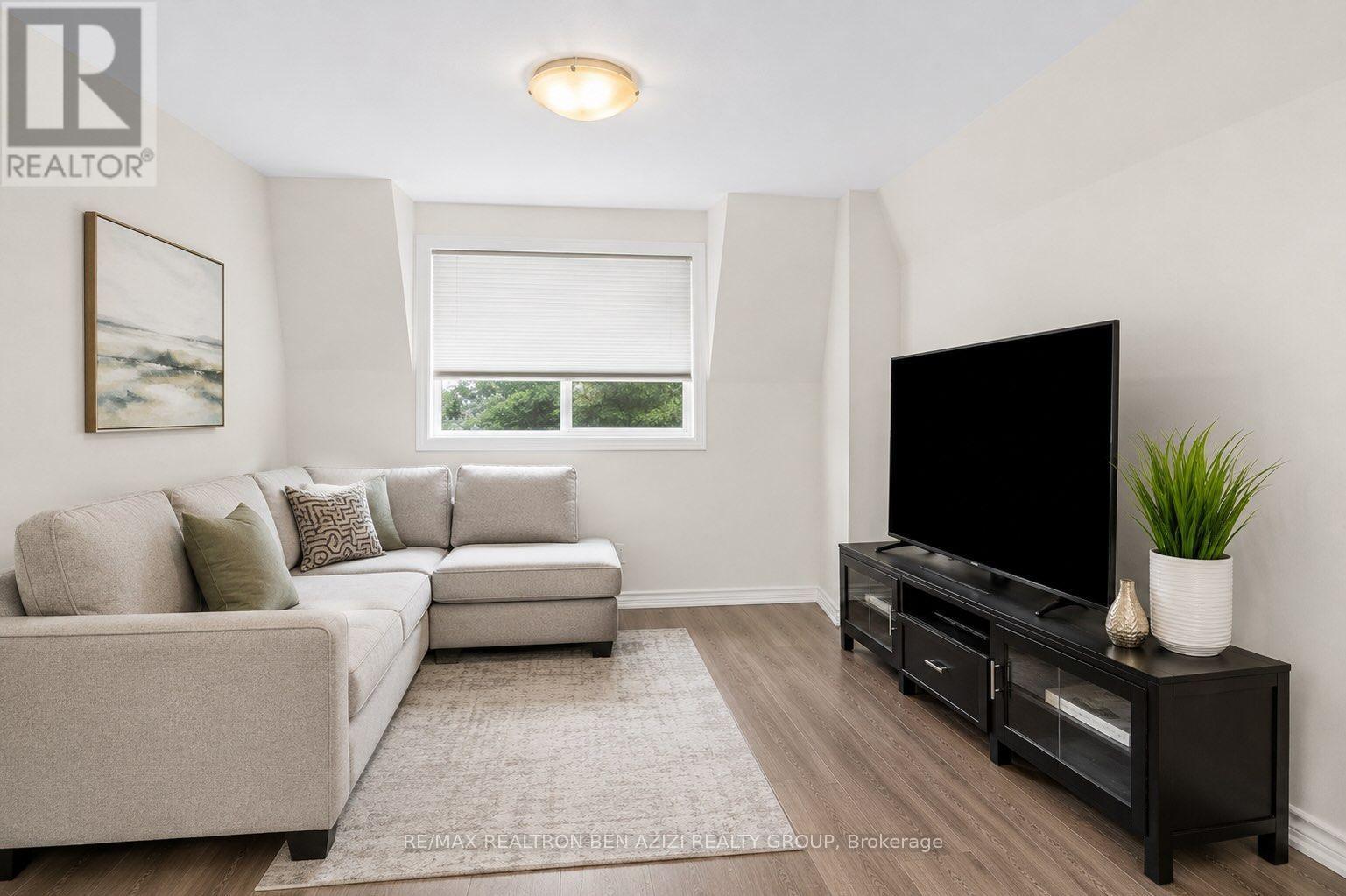 304 ROSELAWN AVENUE - 22