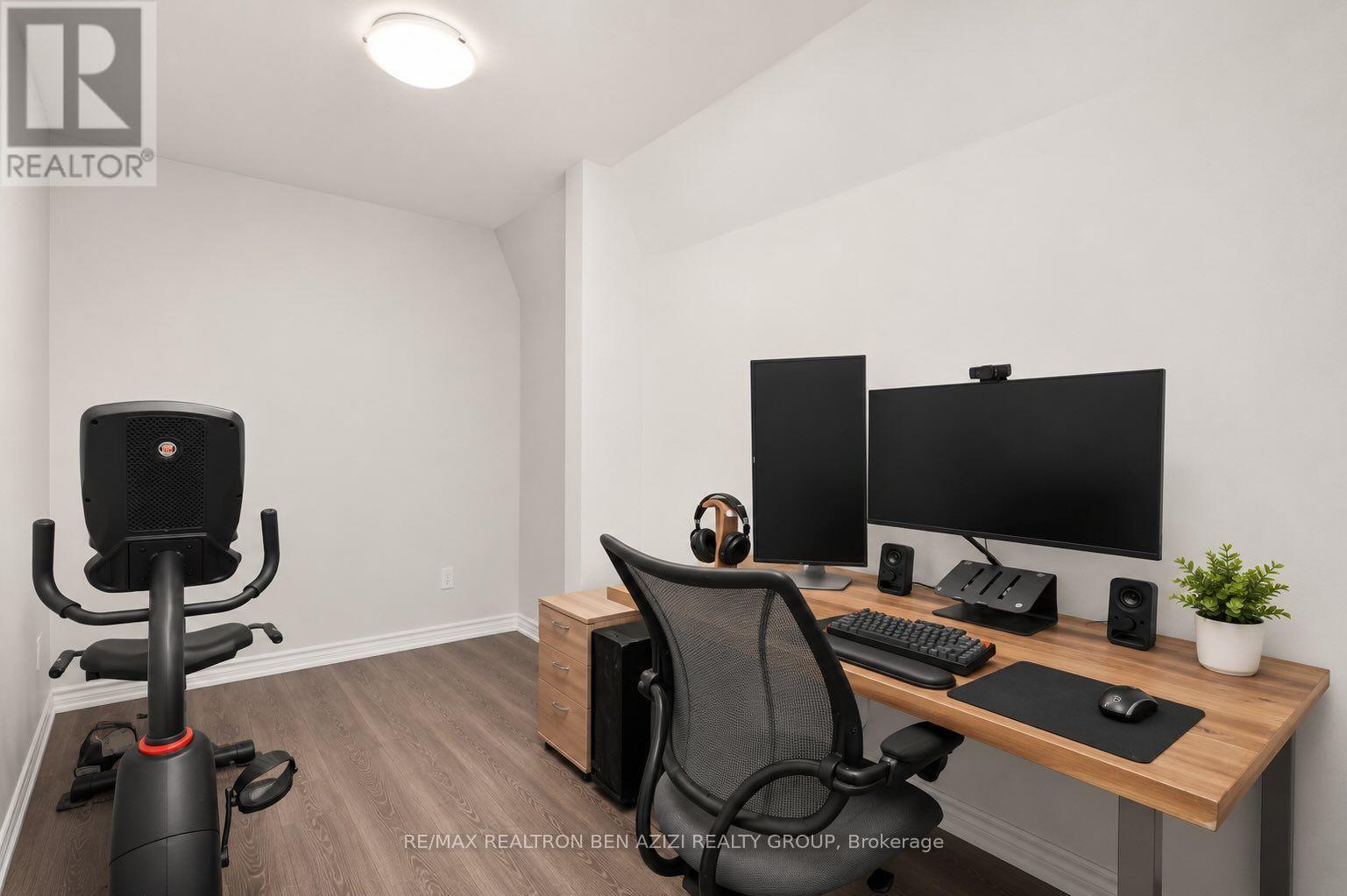304 ROSELAWN AVENUE - 24