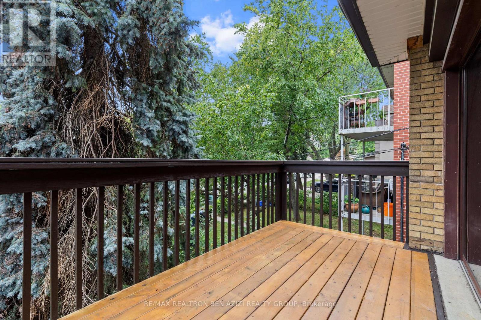 304 ROSELAWN AVENUE - 5