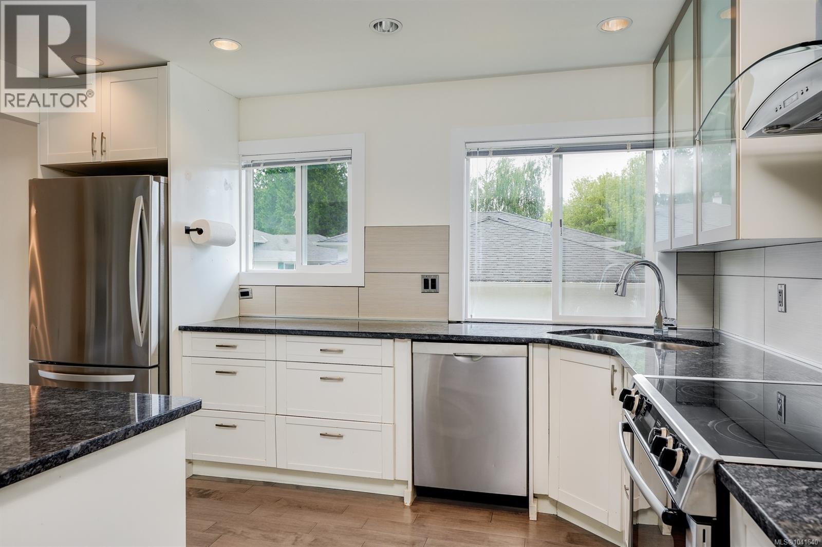 1534 Edgemont Rd - 5