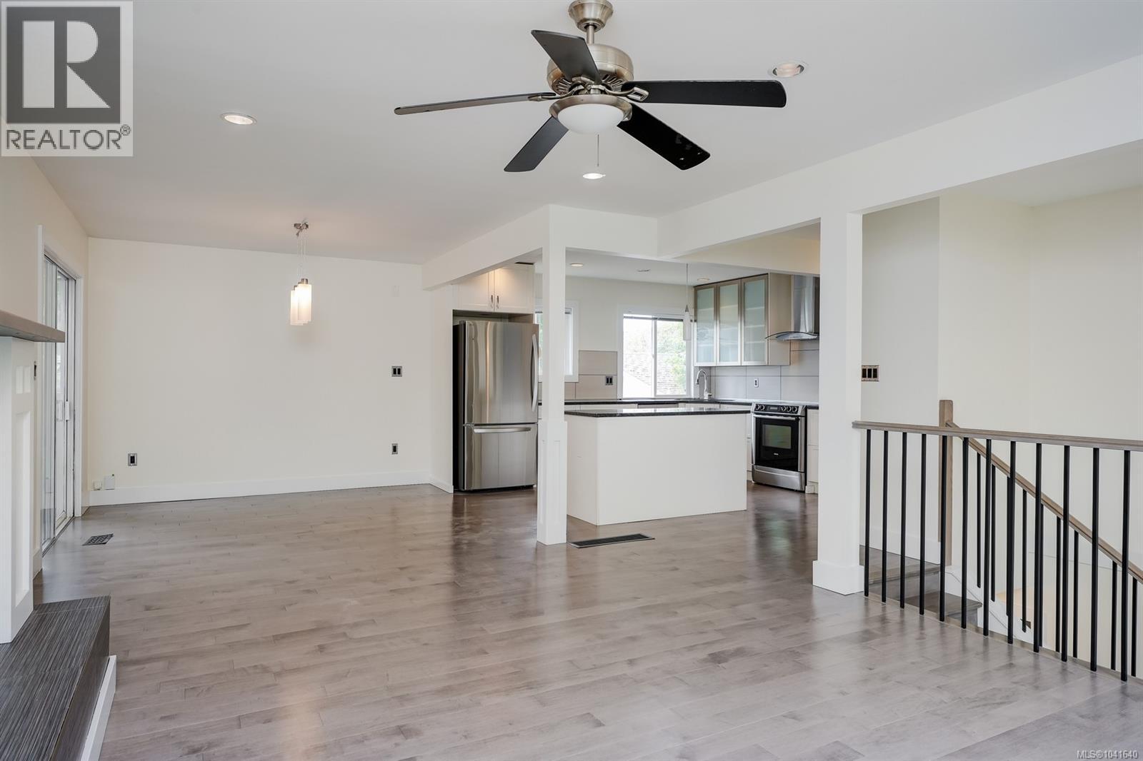 1534 Edgemont Rd - 8