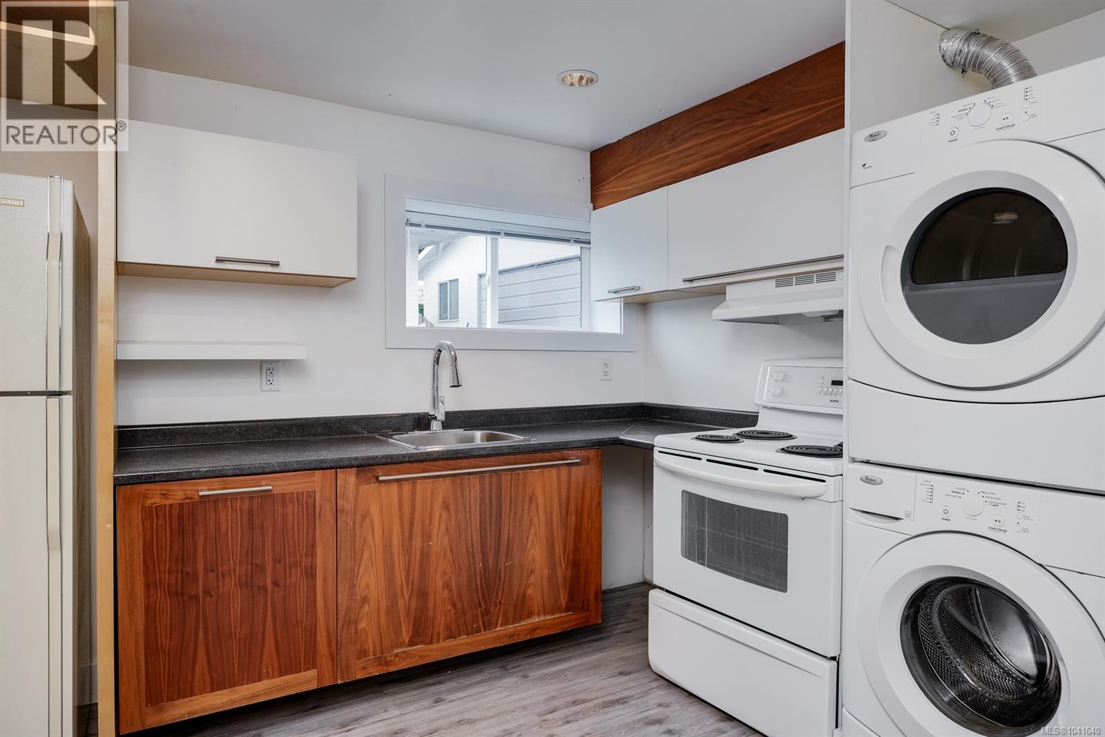 1534 Edgemont Rd - Image 17
