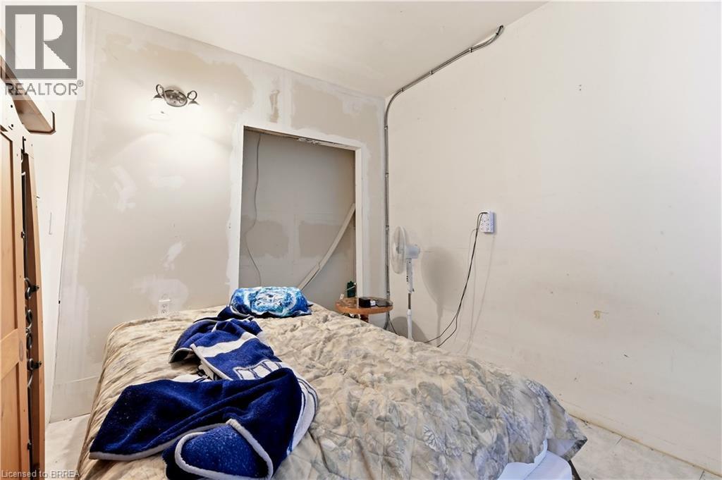 13 USHER Street - 6