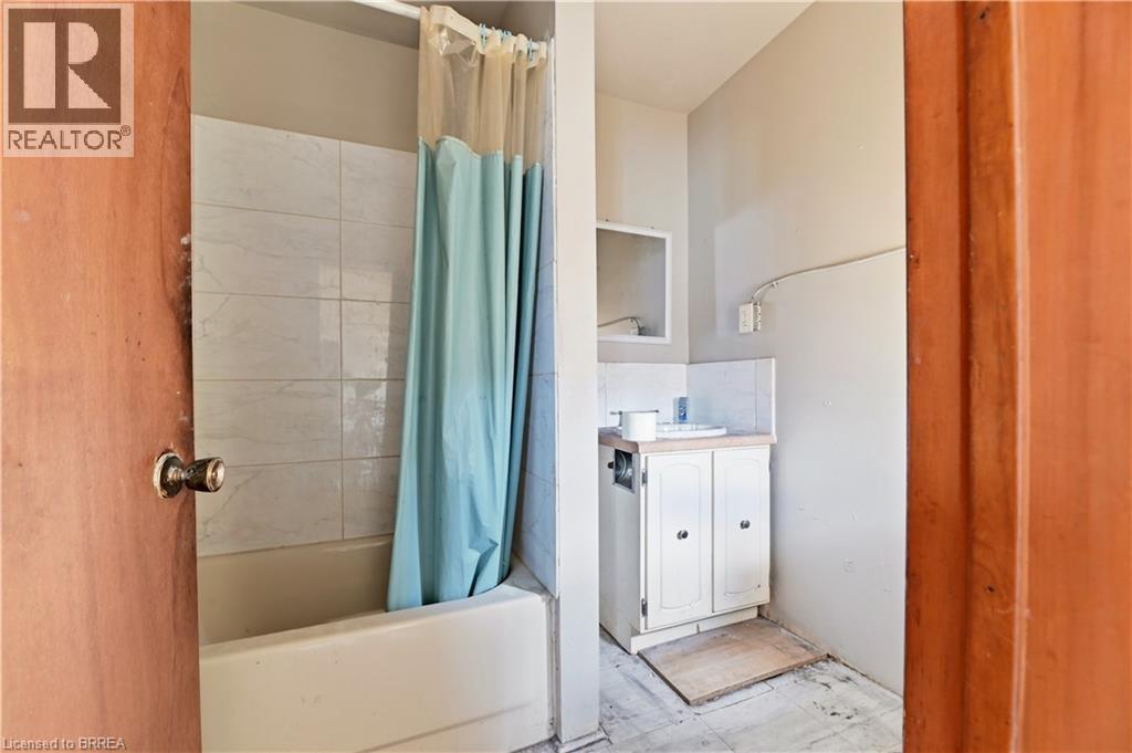 13 USHER Street - 19