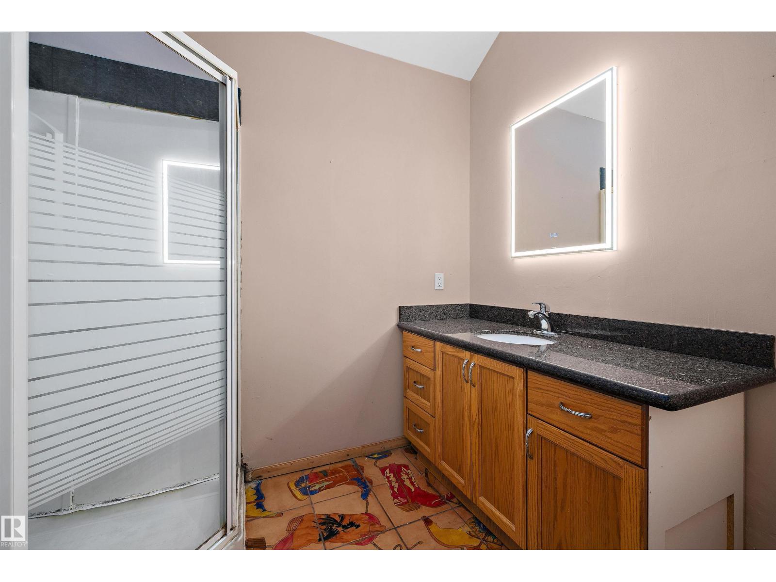 11253 89 ST NW - 25