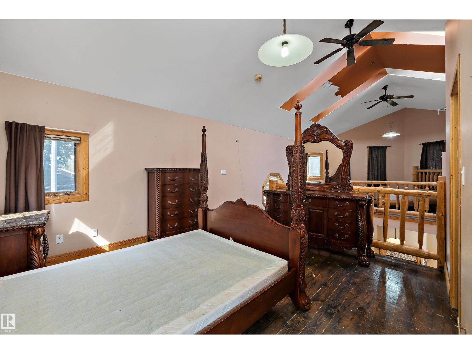 11253 89 ST NW - 27