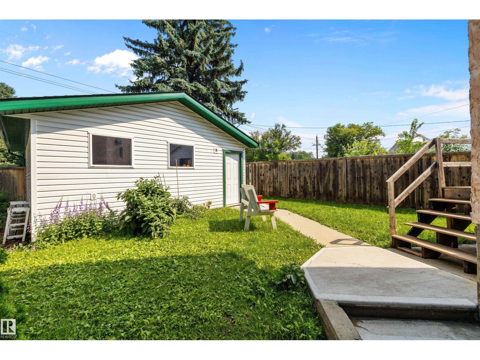 11253 89 ST NW - 47