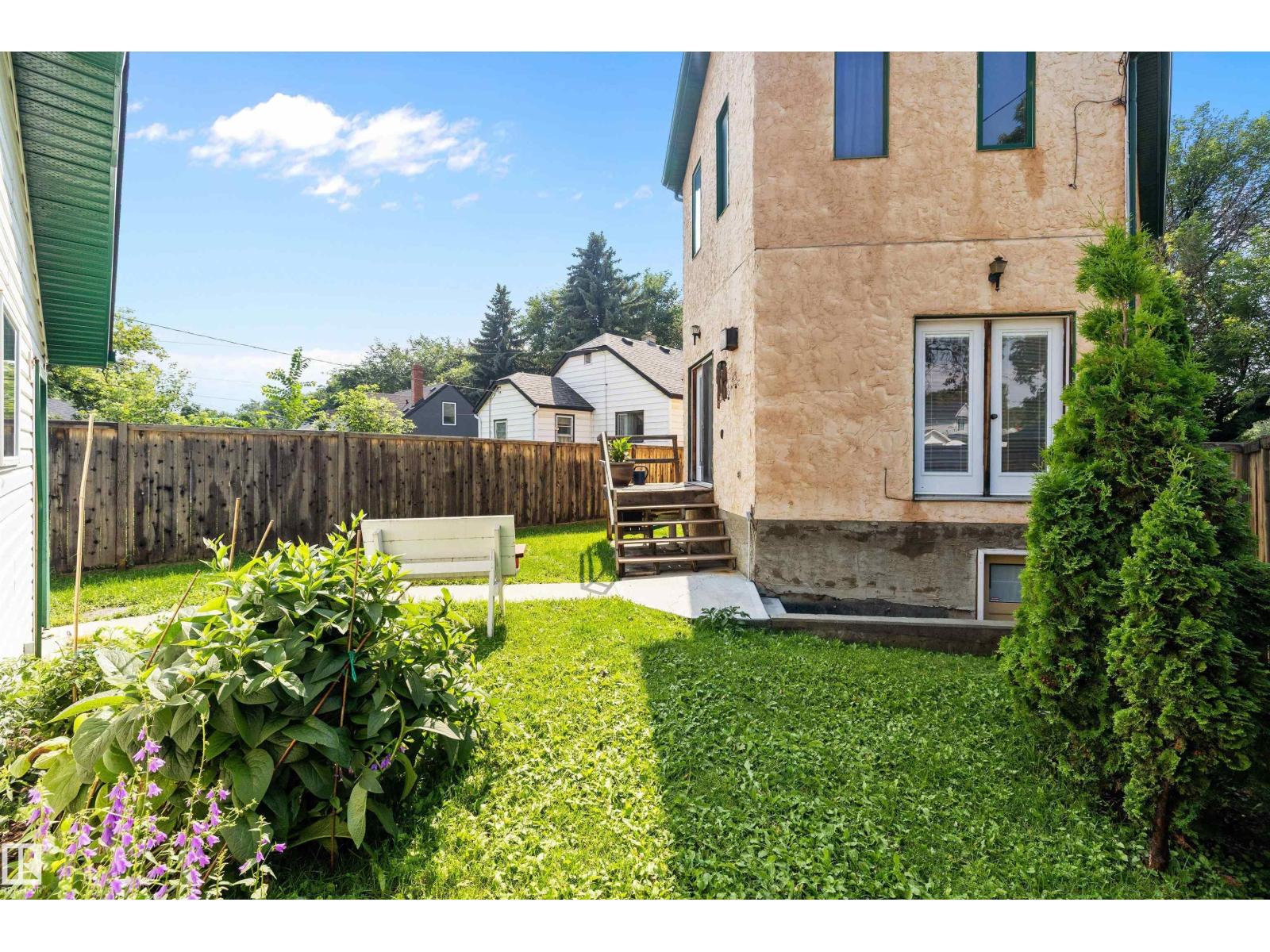11253 89 ST NW - 48