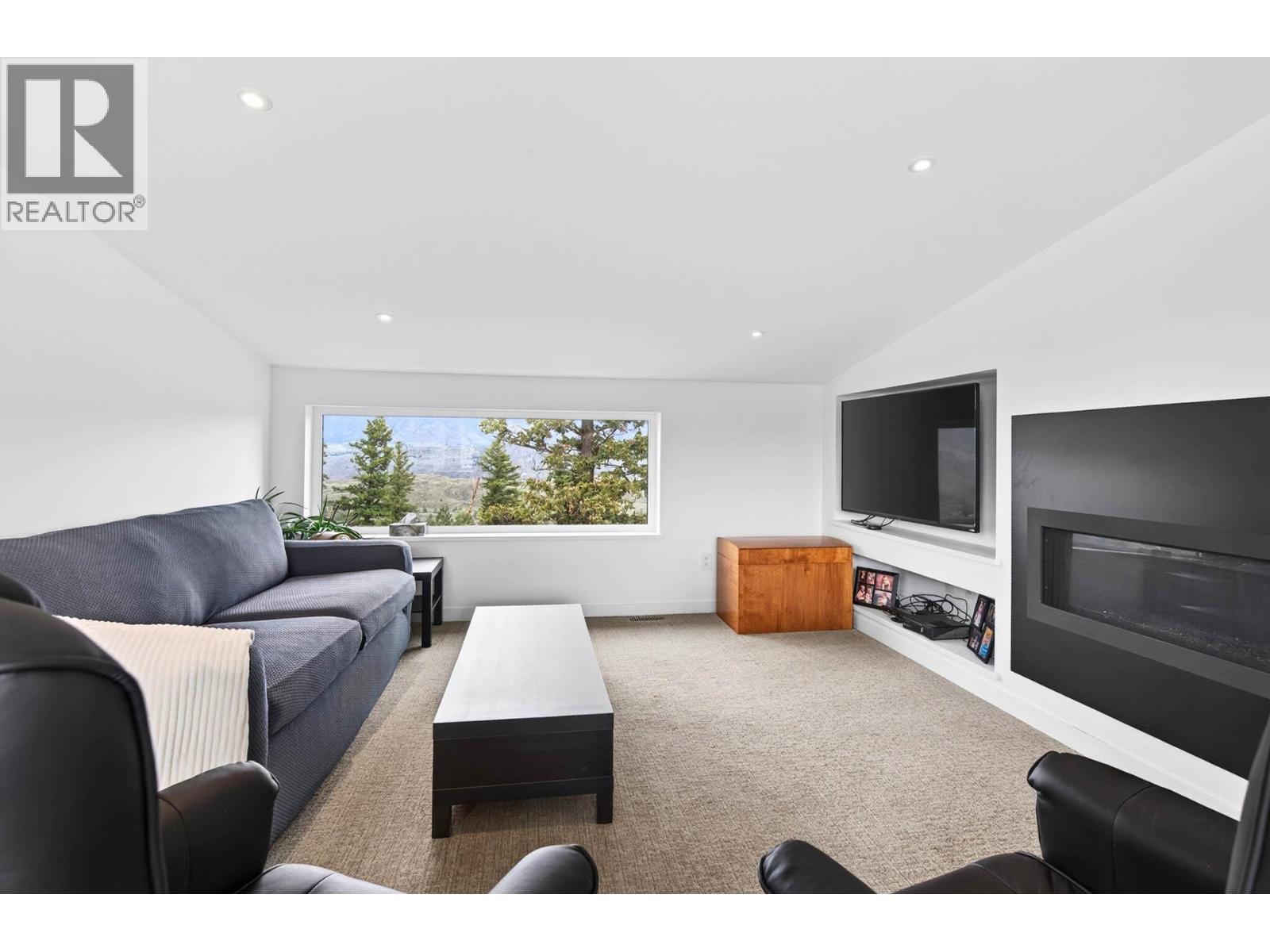 879 Deer Drive - Image 41