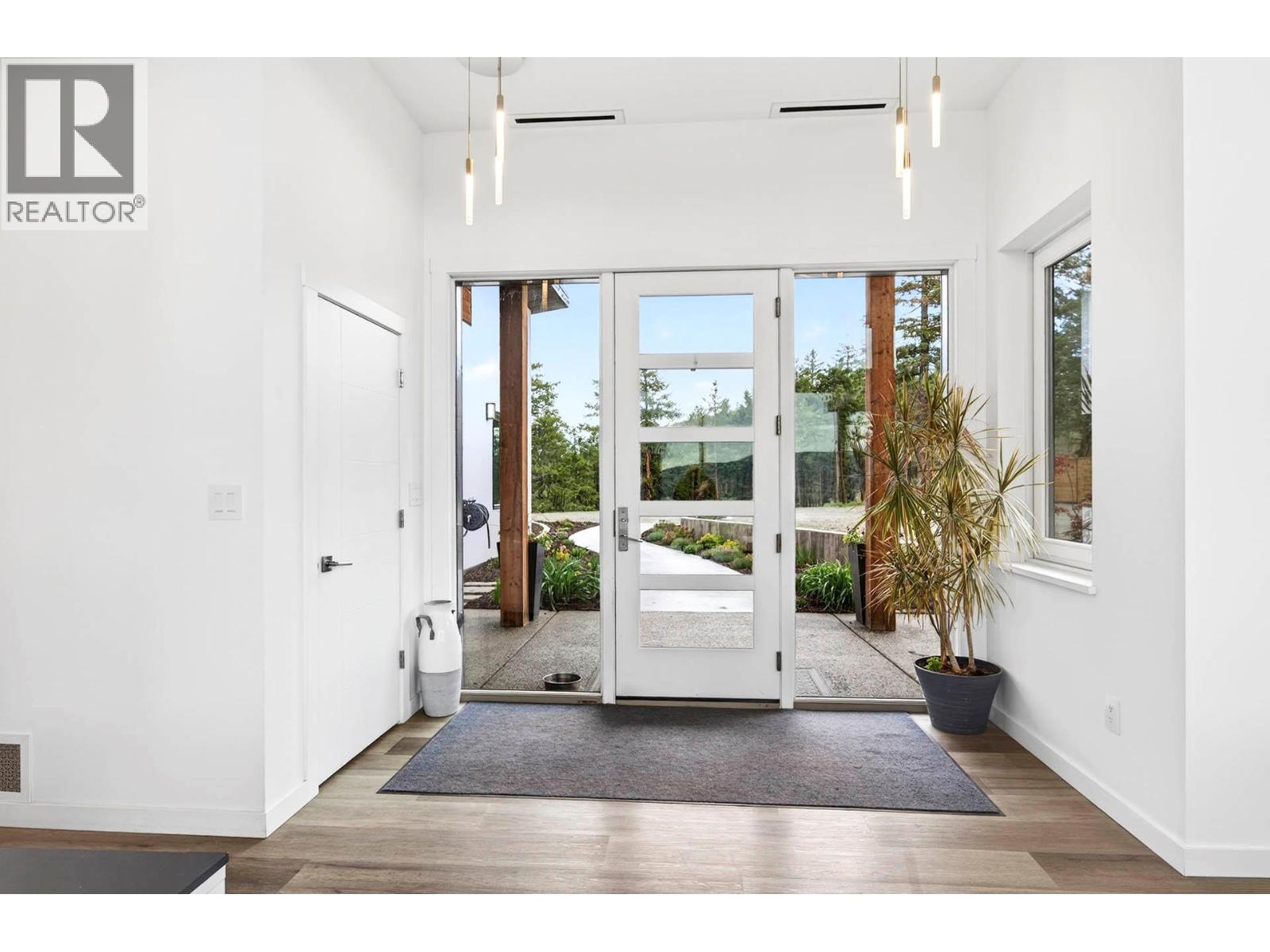 879 Deer Drive - Image 22