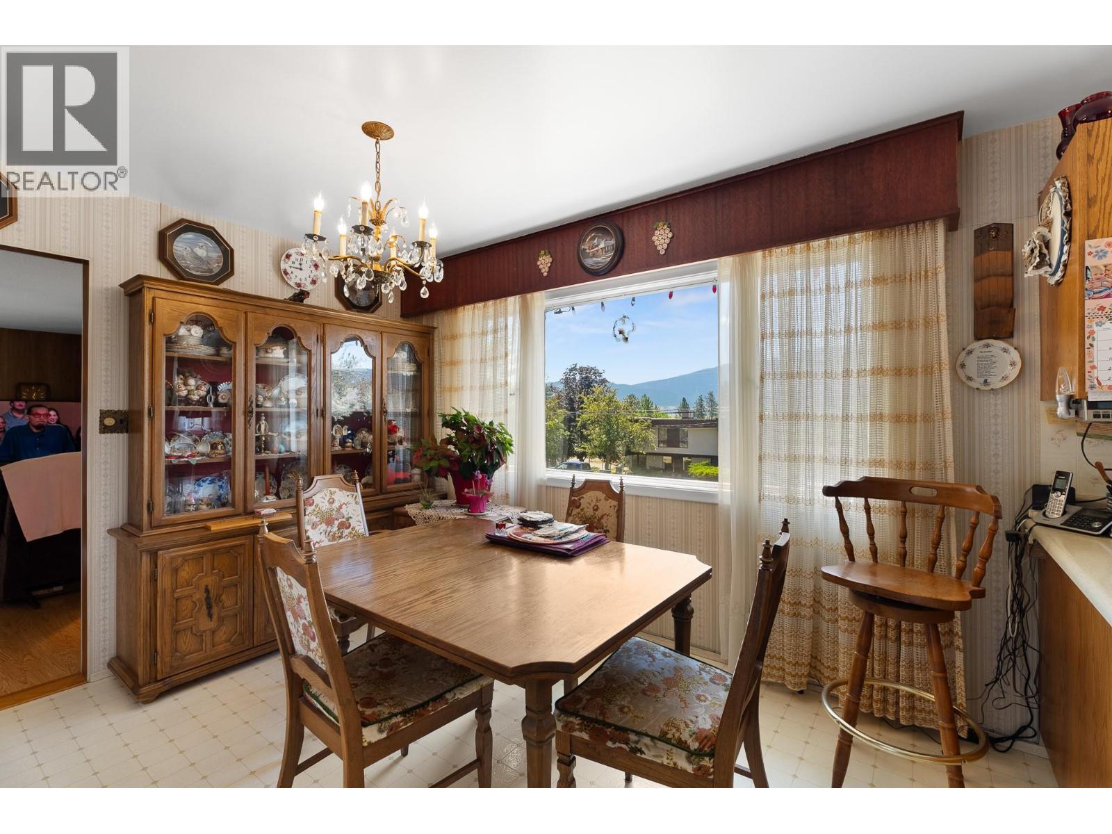 2275 Castillou Crescent - 22