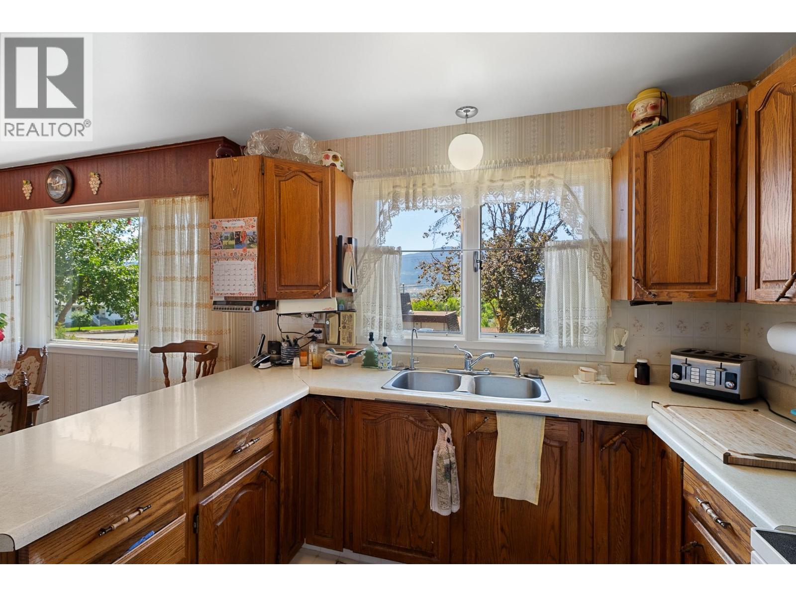 2275 Castillou Crescent - 19