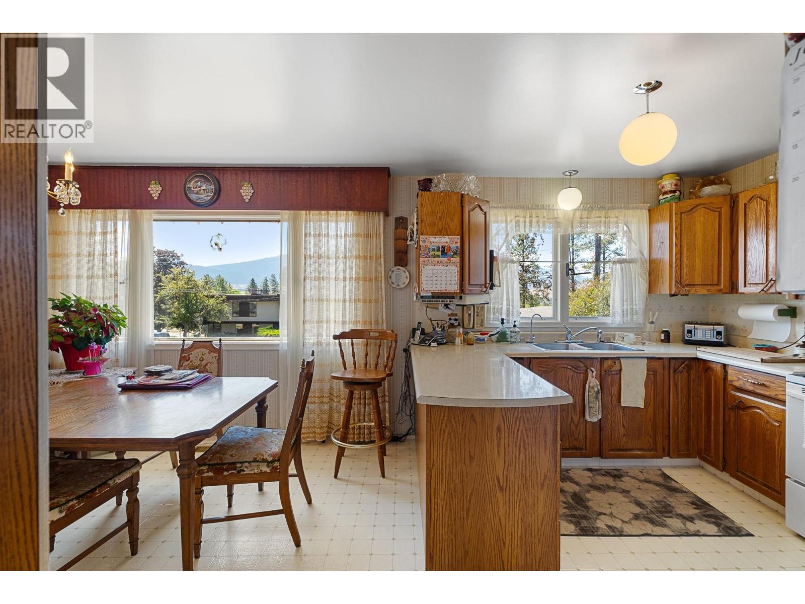 2275 Castillou Crescent - 16
