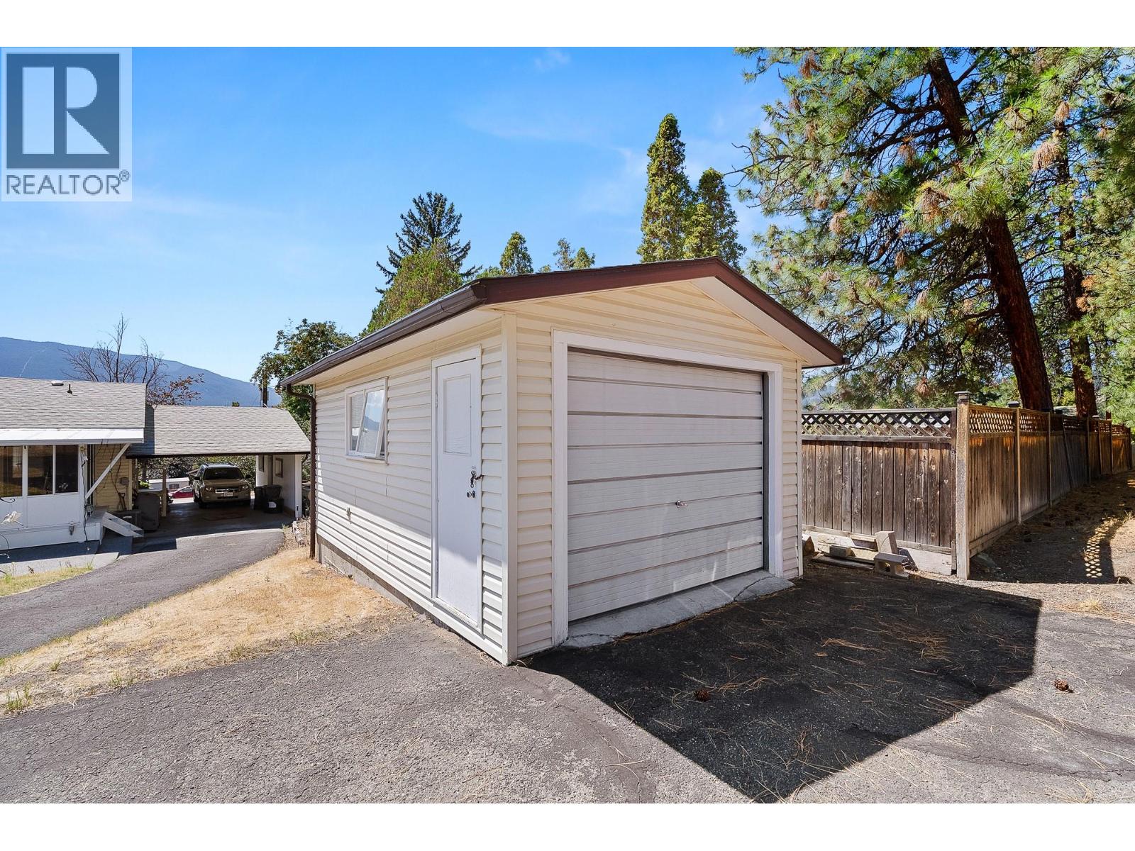 2275 Castillou Crescent - 6
