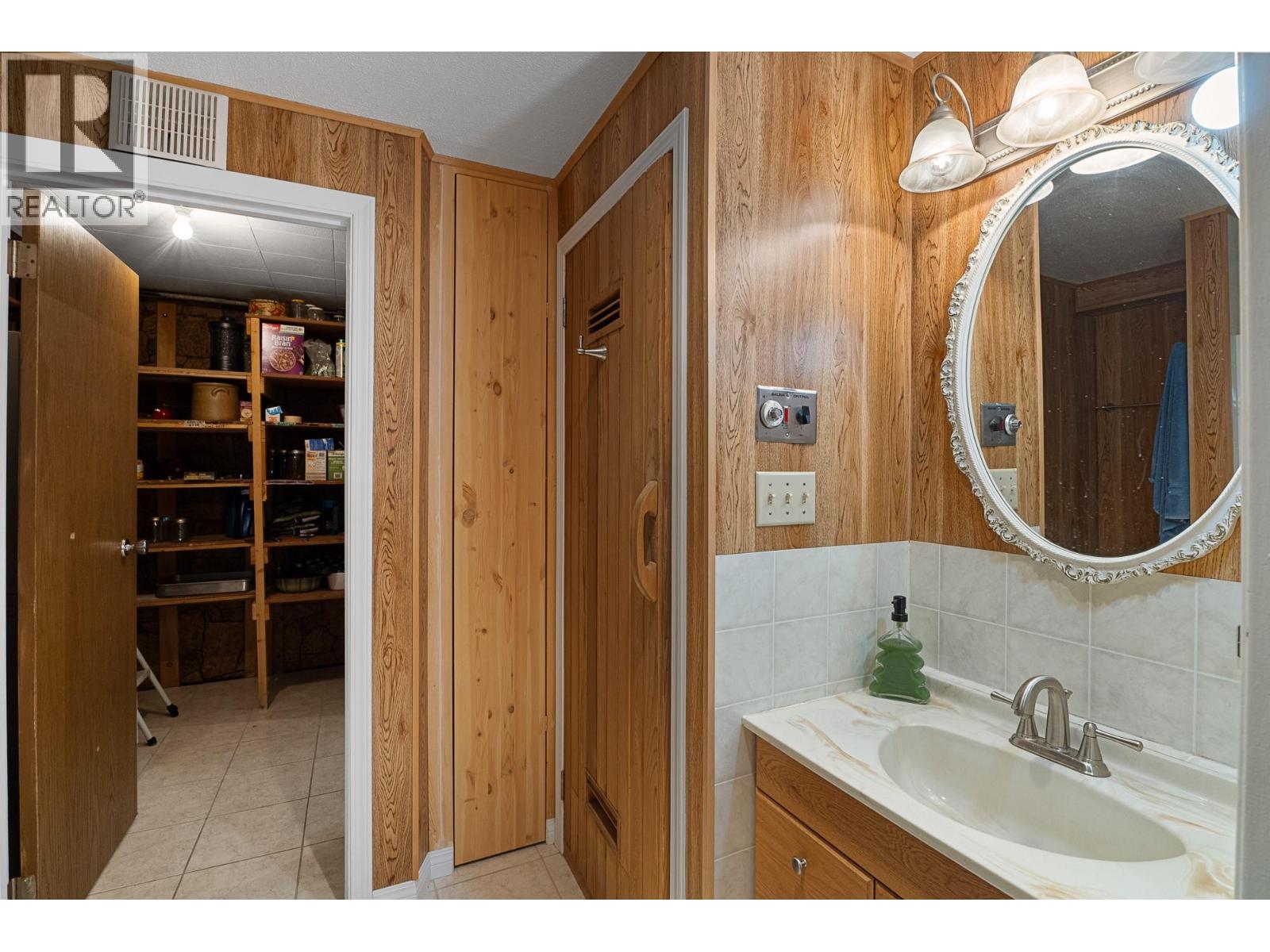 2275 Castillou Crescent - 50