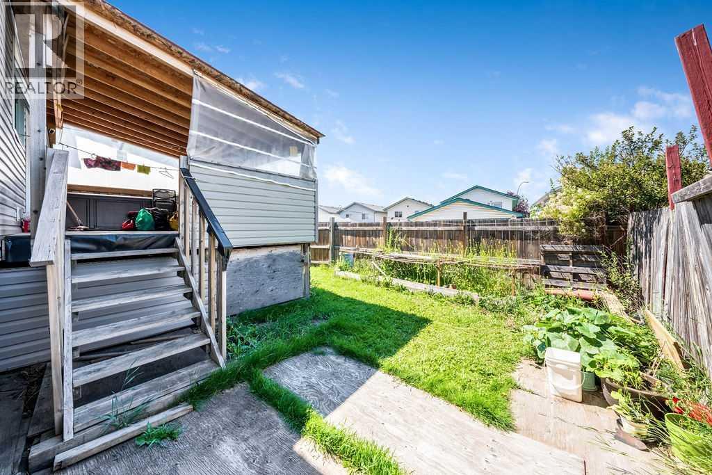 318 Applewood Drive SE - 3