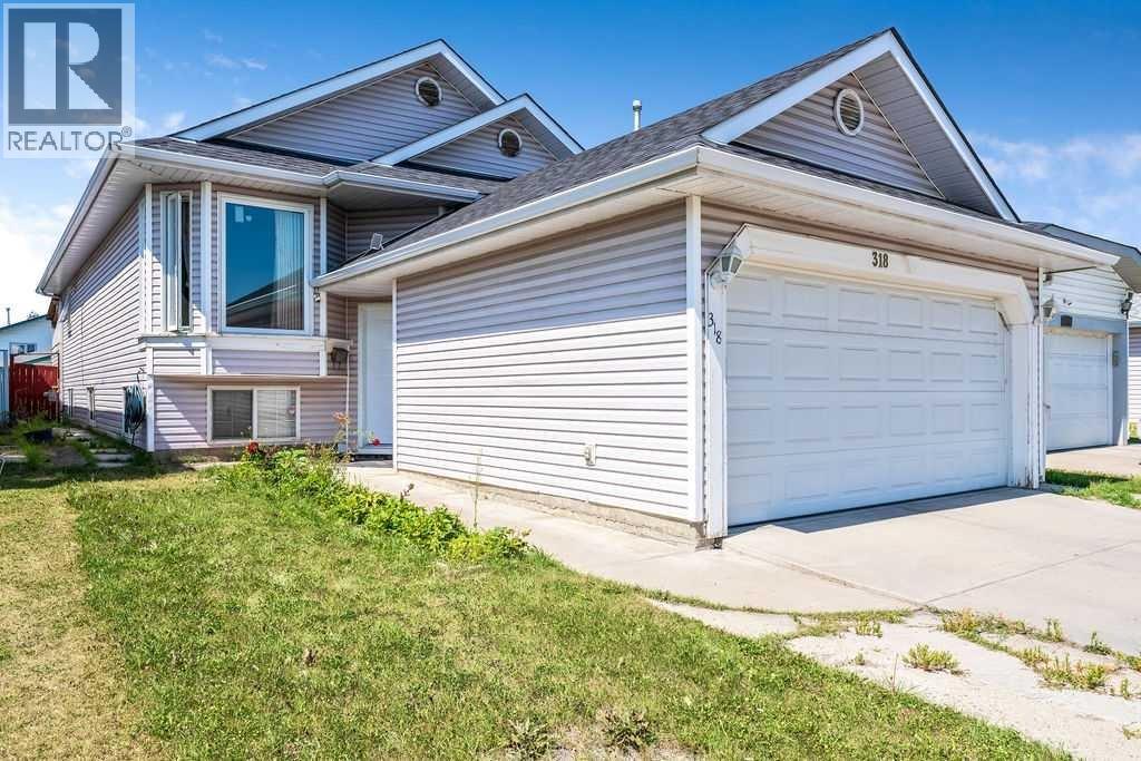 318 Applewood Drive SE - 1