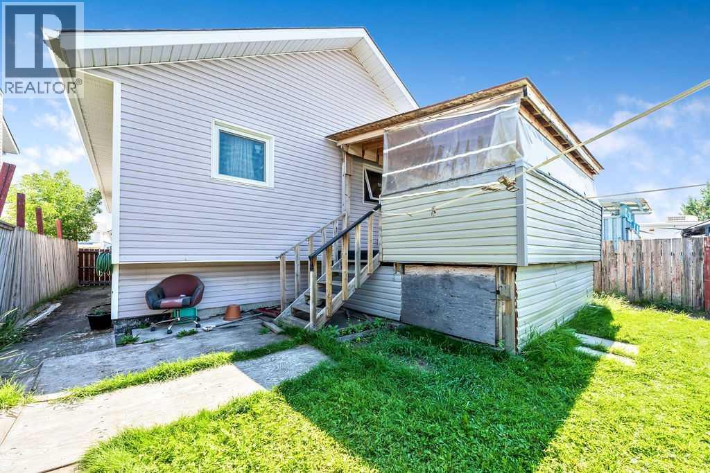 318 Applewood Drive SE - 2