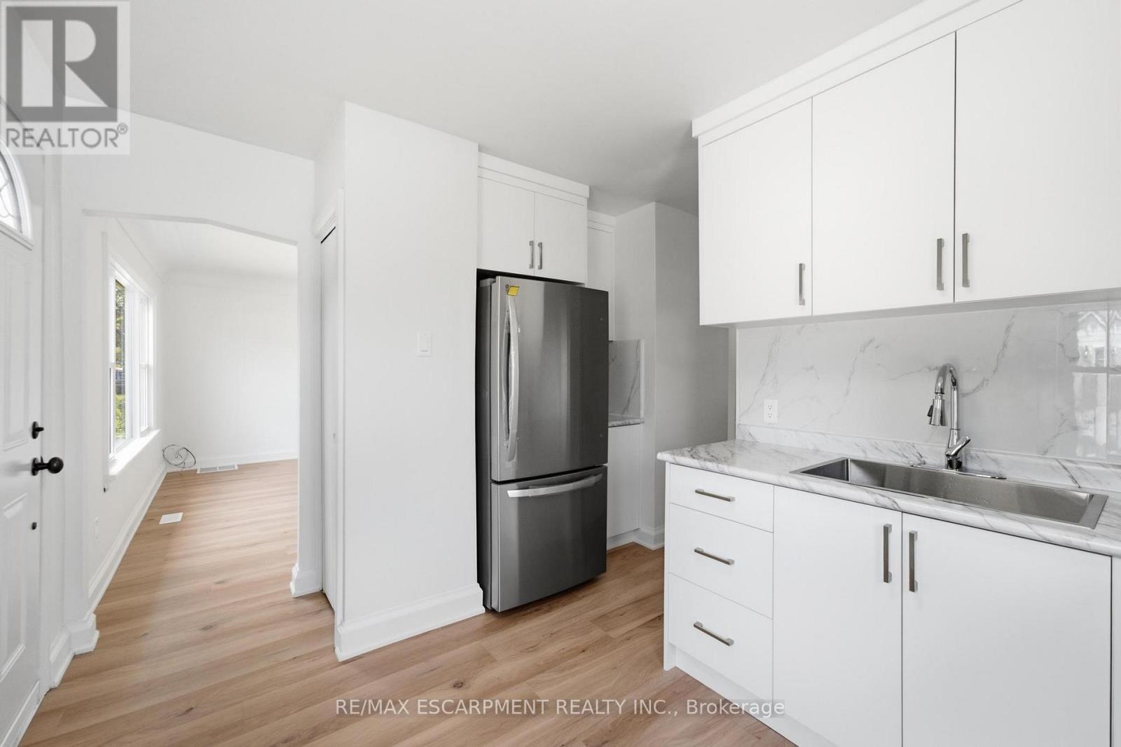 22 DAVID AVENUE - 4