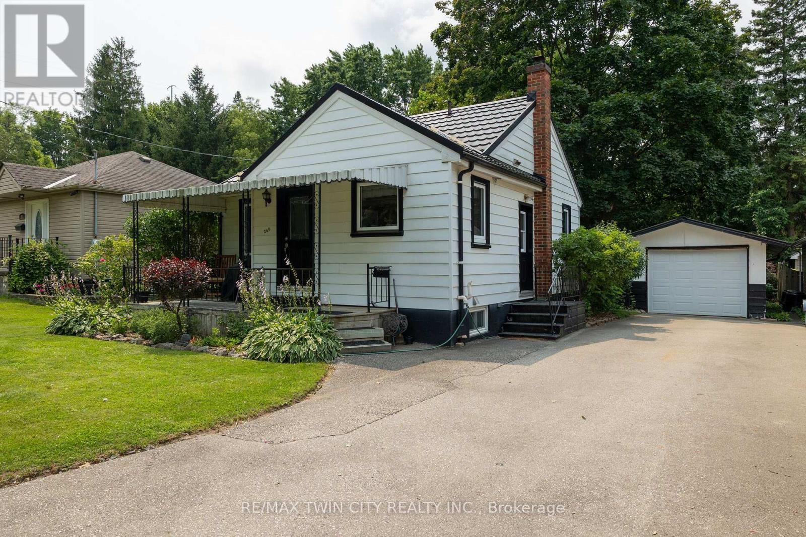 260 ROBINSON STREET - Image 3