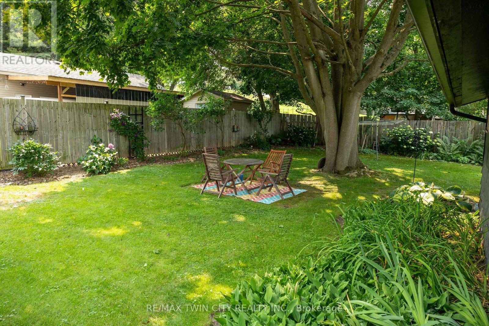 260 ROBINSON STREET - 5