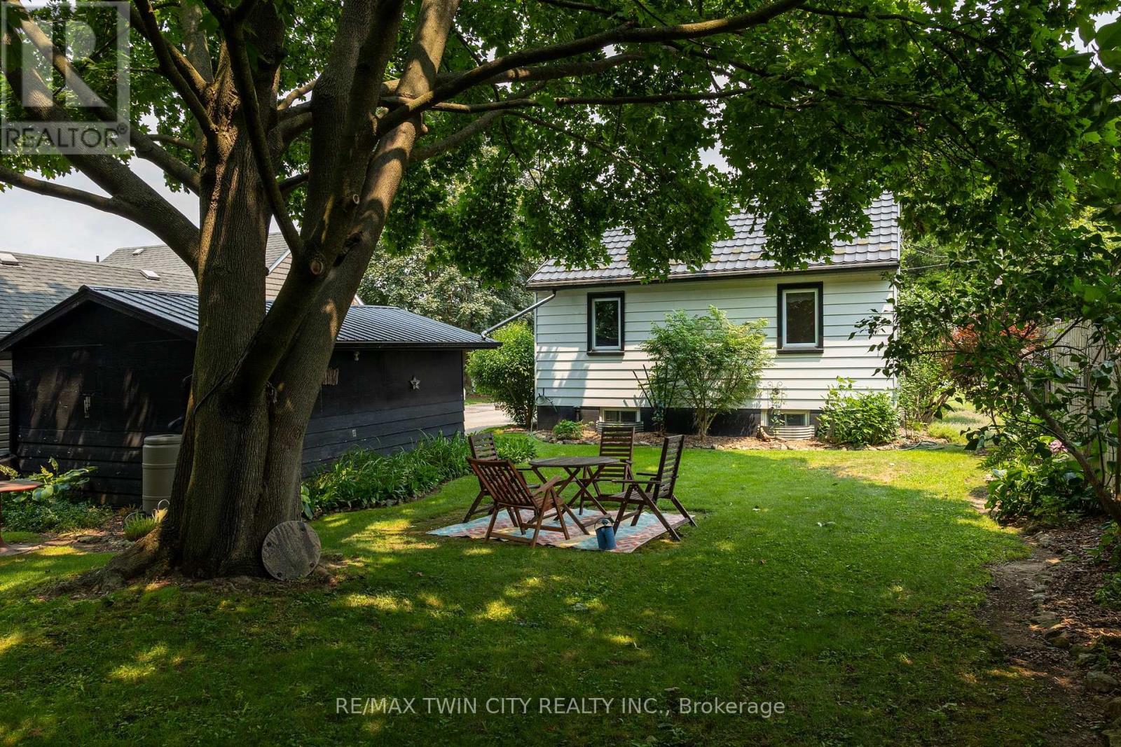 260 ROBINSON STREET - Image 7