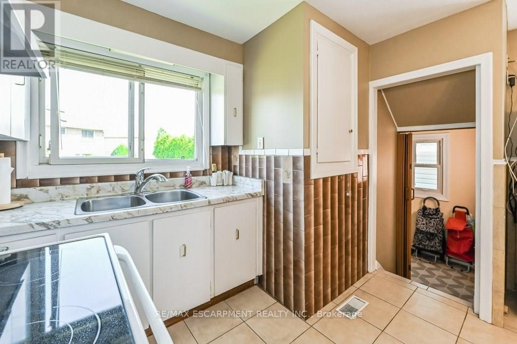 641 LIMERIDGE ROAD E - 10