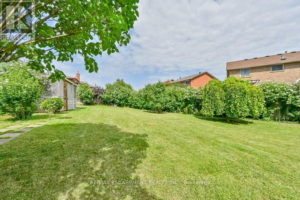 641 LIMERIDGE ROAD E - 29