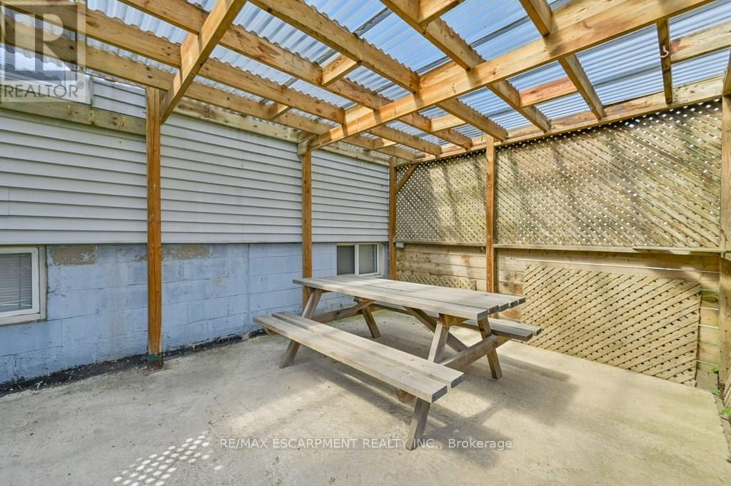 641 LIMERIDGE ROAD E - 34