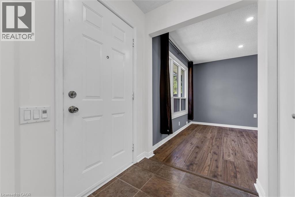 261 LIMERIDGE Road W - Image 4